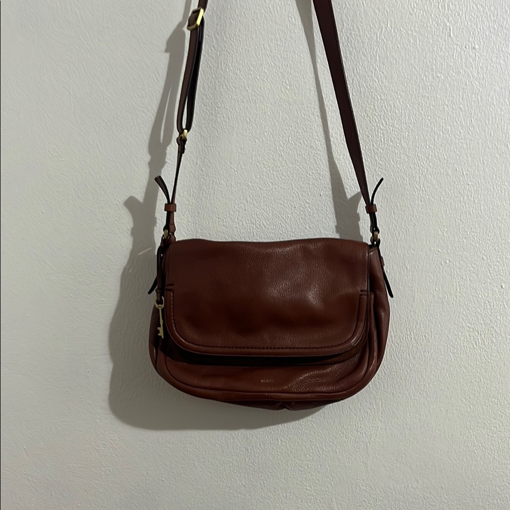 Fossil Brown Leather Shoulder Bag with Structured Design